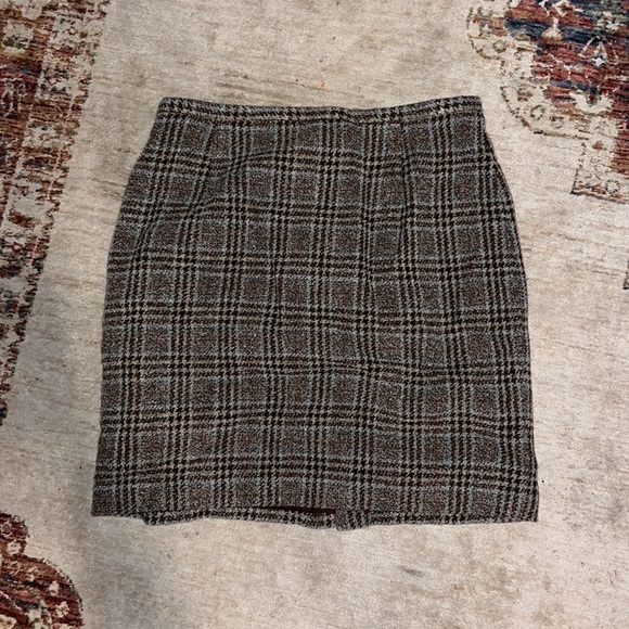 Ann Taylor Dresses & Skirts - WOMENS ANN TAYLOR SKIRT SIZE 12